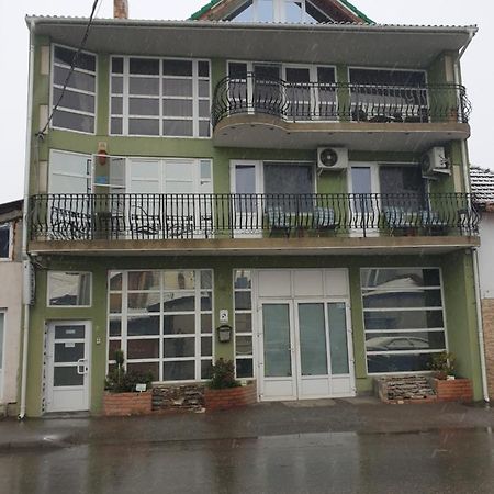 Sc Afitos Srl Hostel Drobeta Turnu Severin Exterior photo