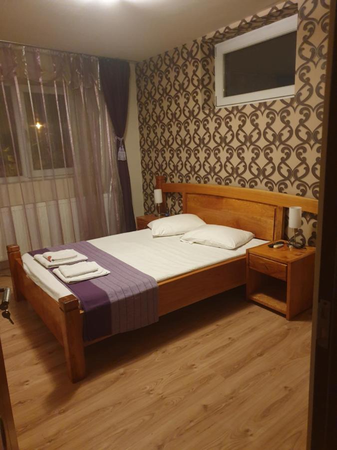 Sc Afitos Srl Hostel Drobeta Turnu Severin Exterior photo